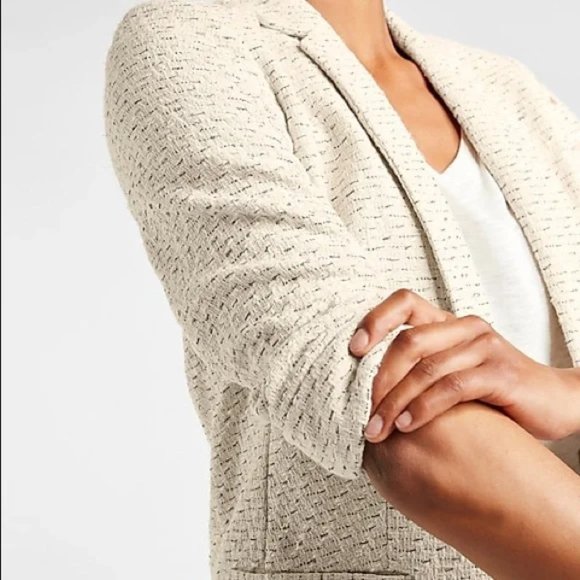 EXPRESS Notch Collar Tweed Boyfriend Blazer - Picture 5 of 16